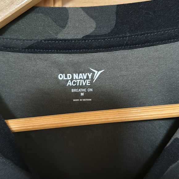 Women’s Camo Active Top - Picture 3 of 4